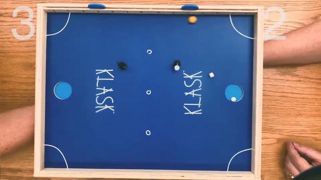 KLASK Gameplay 001 / Macguy v. Revs смотреть онлайн
