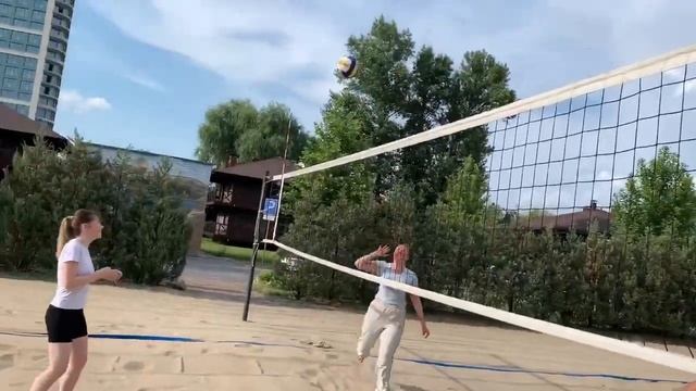 Как сплотить коллектив — активный отдых команды | ЦБТ Let's play! смотреть онлайн