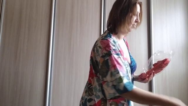 Красная шляпа с Алиэкспресс смотреть онлайн