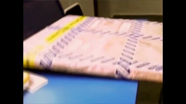 Диана получает хвост русалки на почте смотреть онлайн