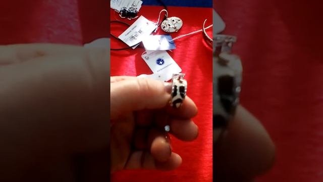 Ювелирные украшения из серебра, покрытые эмалью смотреть онлайн