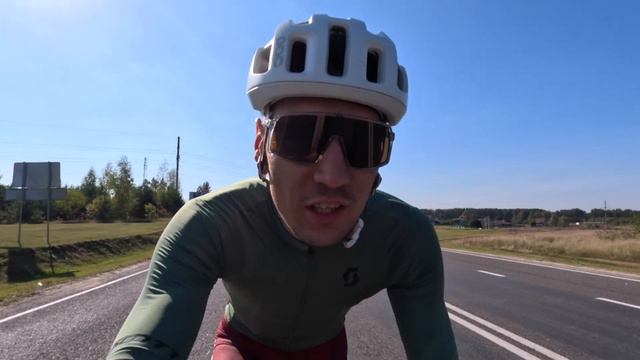 Катаюсь около границы на шоссейном велосипеде смотреть онлайн