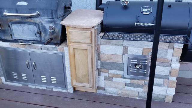 Outdoor Kitchen (Oklahoma Joe's Smoker - Master Forge Grill - Camp Chef Grill - Ooni Pro Pizza Oven смотреть онлайн