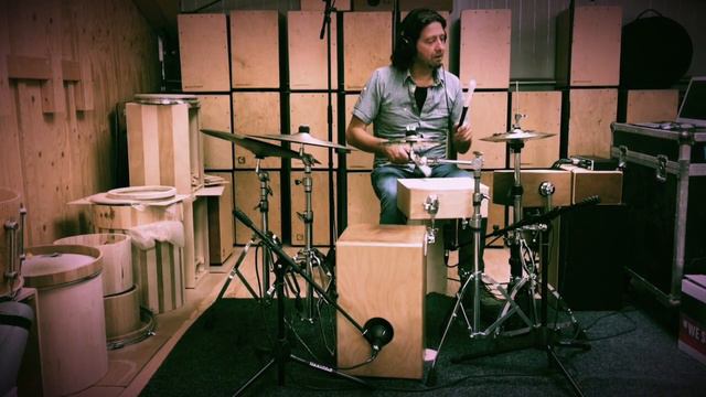 Groove Industries Cajon drum kit. Played by Raoul Roosenstein. Song: "Keep your head cool" смотреть онлайн