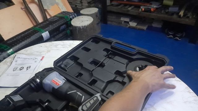 Аккамуляторная шлифовальная машинка ИНТЕРСКОЛ 125/18В смотреть онлайн