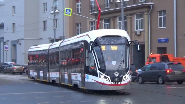 Трамваи серии 71-931М "Витязь-М" на площаде Тверская Застава смотреть онлайн
