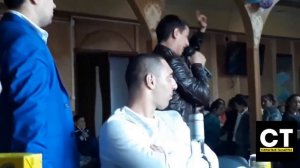 Вова Ибрагим поет душевную песню гостям!