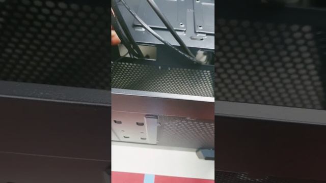 how to plug in your front panel cables intonyour motherboard смотреть онлайн