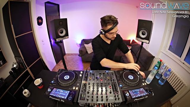 Soundwave Session 81 - GALAMGIA [Groovy Techno] смотреть онлайн