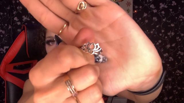 Новогодняя распаковка милой и дешевой одежды. Крутые аксессуары ? смотреть онлайн