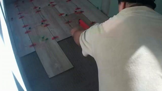 Кладка разноцветной серии плитки под дерево Navarti Forest (Испания) на пол в лоджии. смотреть онлайн