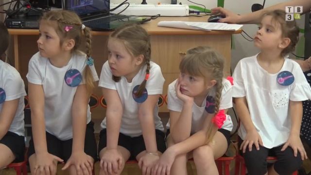 Музыкально-спортивный праздник «Стать космонавтами хотим» в д/с №41 (12.04.19) смотреть онлайн