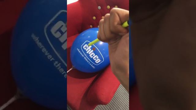 Balloon pop/ meletusin balon Chicco biru смотреть онлайн