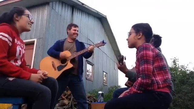 (Cover) SIA Cheap Thrills voice and guitar /(cover) Cheap thrills juste pour le plaisir ☺ смотреть онлайн