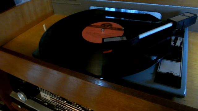 "Напрасные слова"(Д.Тухманов-Л.Рубальская)--А.Малинин ,45 об.в мин. смотреть онлайн