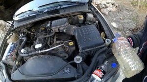 Чистим омыватель стекла кока колой!!!