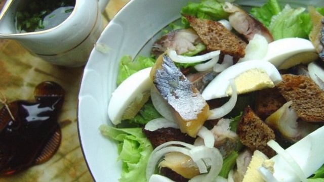 Салат из копченой скумбрии смотреть онлайн