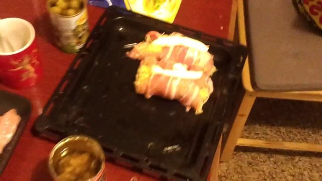 Ночная кухня- Куриные медальоны с грибами и оливками смотреть онлайн