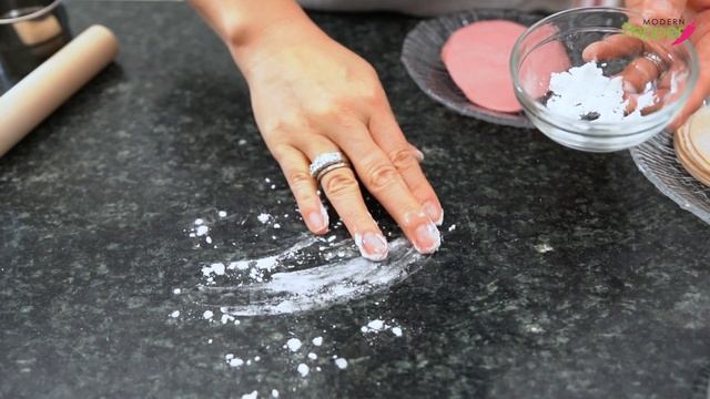 Two-Tone Colored Dumpling Wrappers: EASY HACK that anyone can FOLLOW! 예쁜 투톤 컬러 만두피 만들기 [알록달록 만두] смотреть онлайн