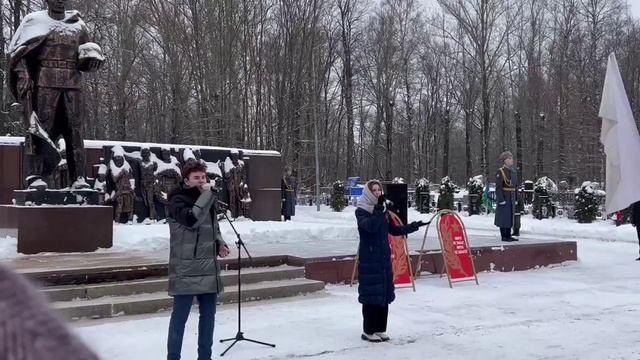 Череповец. Воинский мемориал. Вокально-эстрадная студия "Мечта"
Череповец. .mp4 смотреть онлайн