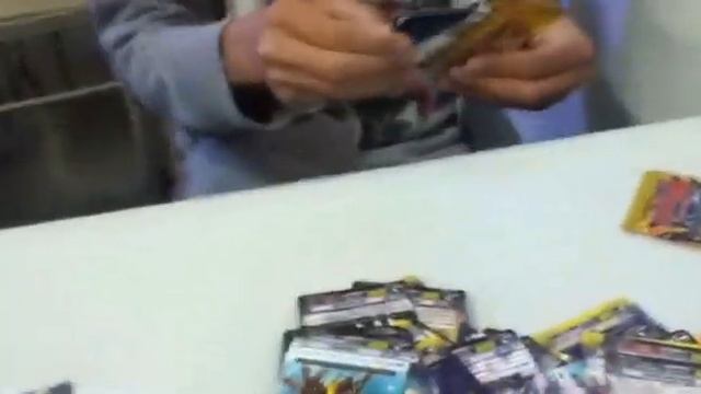 Cardfight!! Vanguard Set 5 Awakening Of Twin Blades Box Opening x4 смотреть онлайн