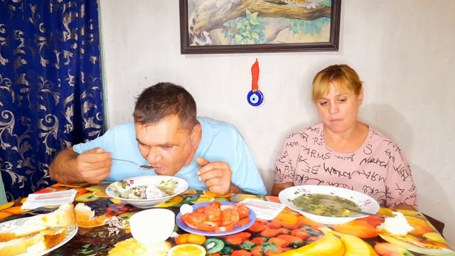 Выйти из дерей не возможно. Каждому свое. На лево посмотришь зелень, на право таже картина. смотреть онлайн