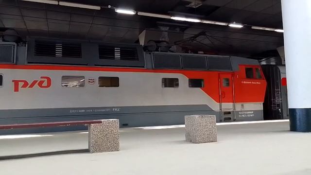 ЧС2Т-1032. Прибывает на станцию Дача Долгорукова с пассажирским. Ладожский вокзал. Санкт-Петербург. смотреть онлайн