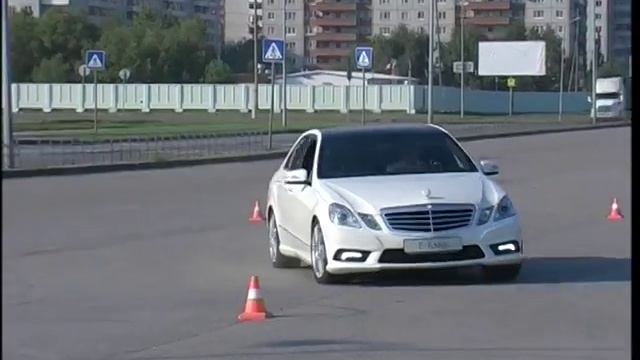 Тренировка экстренного торможения и маневрирования смотреть онлайн