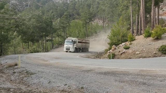 Ford Cargo 3230 Torosların Virajlı Yollarında Şahlanıyor /Ford Cargo Aragaz/Zor Yollar/Usta Şoförle смотреть онлайн