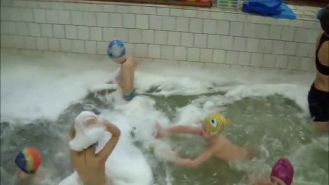 ПРАЗДНИК МЫЛЬНЫХ ПУЗЫРЕЙ.wmv смотреть онлайн