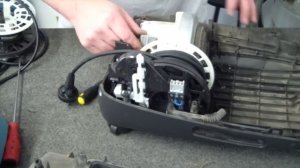 How do I change the cord retract on a Miele S5211?