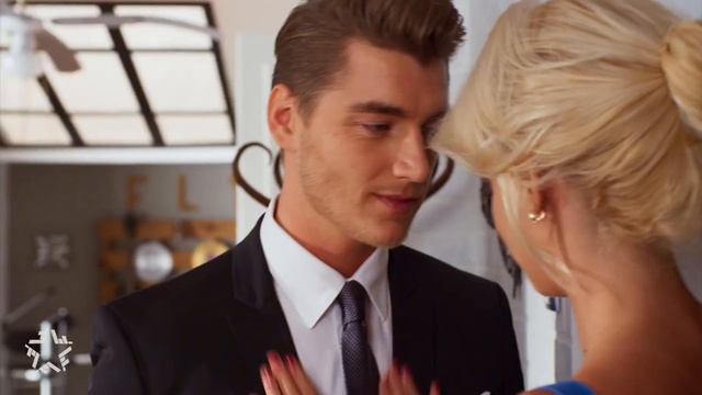 Алексей Воробьёв - Alex Sparrow - Сумасшедшая (Official Rus Video) смотреть онлайн