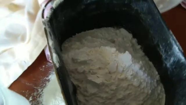 Як замісити тісто в хлібопічці. смотреть онлайн