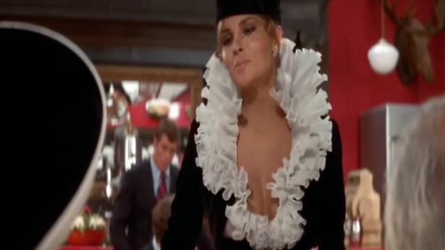 Myra Breckinridge : "The Mae West Cut" смотреть онлайн