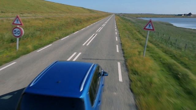 Volkswagen Touran 2016, Driving Scenes, Official Video смотреть онлайн
