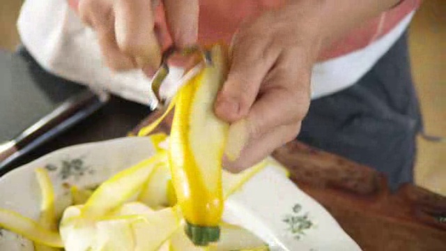 Jamies.30.Minute.Meals.epizod.39.Broccoli.Orecchiette.WS.PDTV.XviD