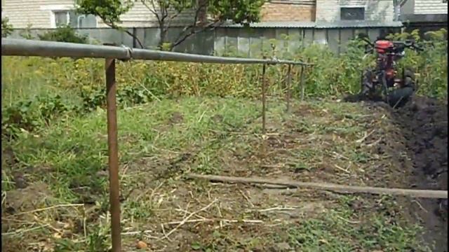 ПЕРВАЯ БОРОЗДА САМОДЕЛЬНЫМ МОТОБЛОКОМ… Пробный выезд. смотреть онлайн