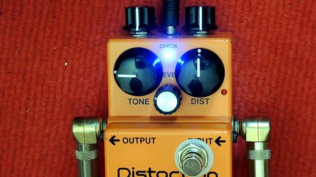 MaxZmods : BOSS DS-1, Review and stock comparison w/ Gibson SG [HD] смотреть онлайн
