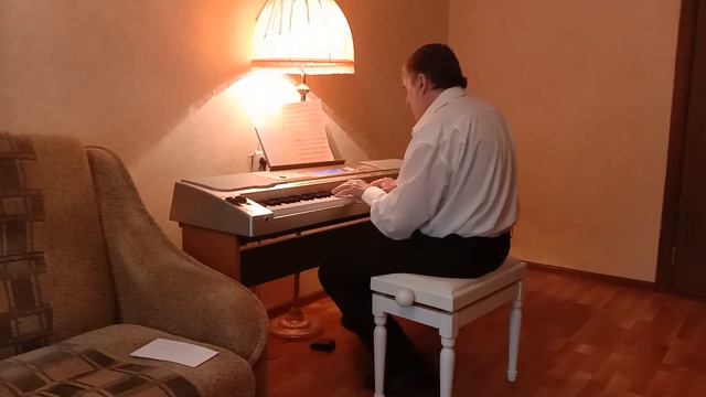 Красное и белое. Александр Антонов смотреть онлайн