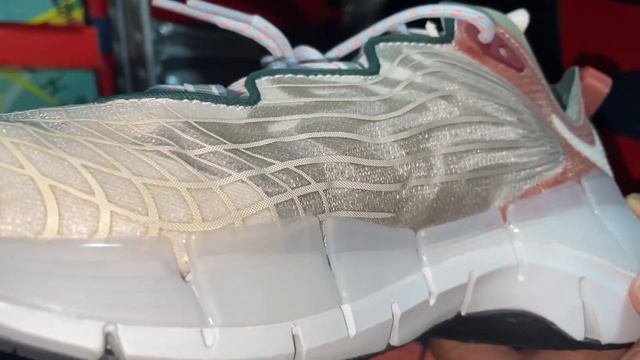 REEBOK ZIG KINETICA 2 смотреть онлайн