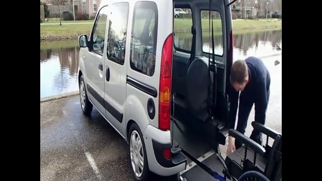 Demonstratie video Rolstoelauto AUTOLAND Renault Kangoo met knielsysteem смотреть онлайн