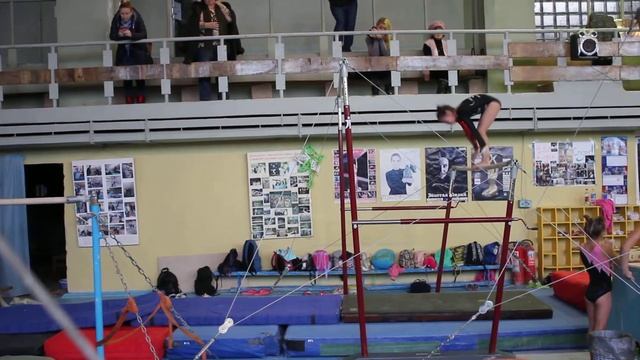 Брусья, первый юношеский разряд, Верзилова Милана 7 лет смотреть онлайн