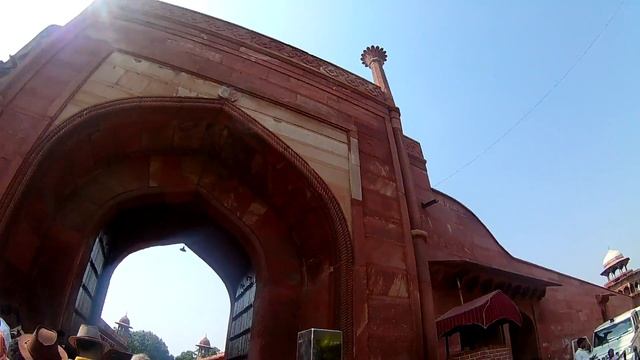 Дорога в Агру и двор Тадж-Махала 1 часть смотреть онлайн