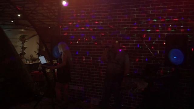 Украду тебя ночью... Увезу тебя в Сочи... Живая музыка в кафе Ромашка, г. Сочи. смотреть онлайн