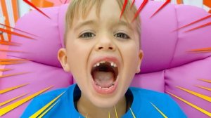 Влад и Ники Челлендж в кинотеатре для детей