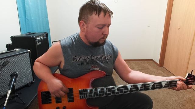 Rich Men North of Richmond (Bass Cover) смотреть онлайн