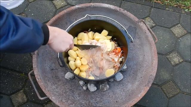 23 Февраля Рулька картофель и квашенная капуста для настоящих мужчин в голландской печке Dutch Ove смотреть онлайн