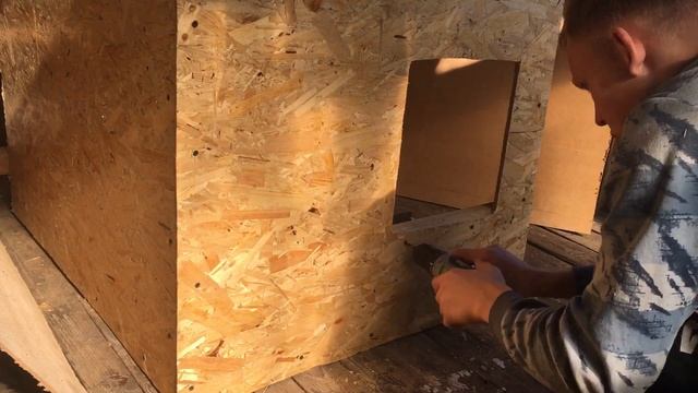 Сделал будку для пса?. Собачий особняк? #УральскийПаренек смотреть онлайн