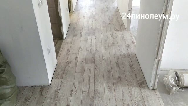 Укладка линолеум в сложный коридор одним куском более 10 метров в длину. Идеал Ультра Кантри 1. смотреть онлайн
