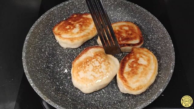 Пышные оладьи на кефире. Приготовить смогут ВСЕ. смотреть онлайн